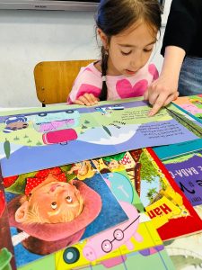 O călătorie magică alături de dna. învățătoare și dna. bibliotecară