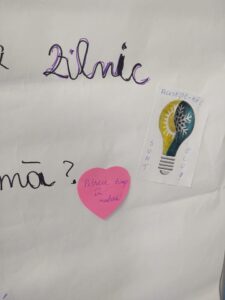 O mână de copii, o lume întreagă de speranță