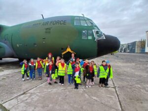 „Săptămâna Verde” - o excursie educativă la Inspectoratul General de Aviație al M.A.I. și Romaero Băneasa.